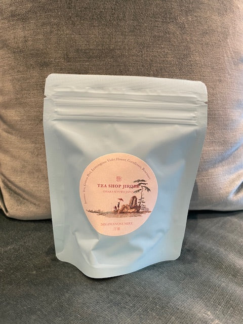 汀菫　MIGIWANOSUMIRE